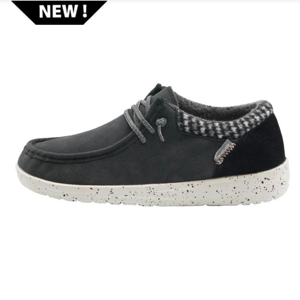 ISO Polly black hey dude shoes size 9